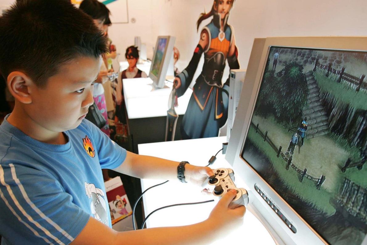 China prohíbe que menores de edad dedique más de tres horas semanales a los videojuegos restricción